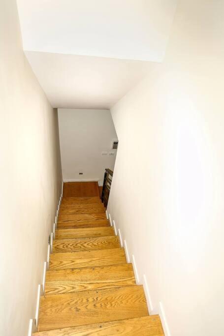 Shenkin Street 2br Rooftop Penthouse Tel-Aviv