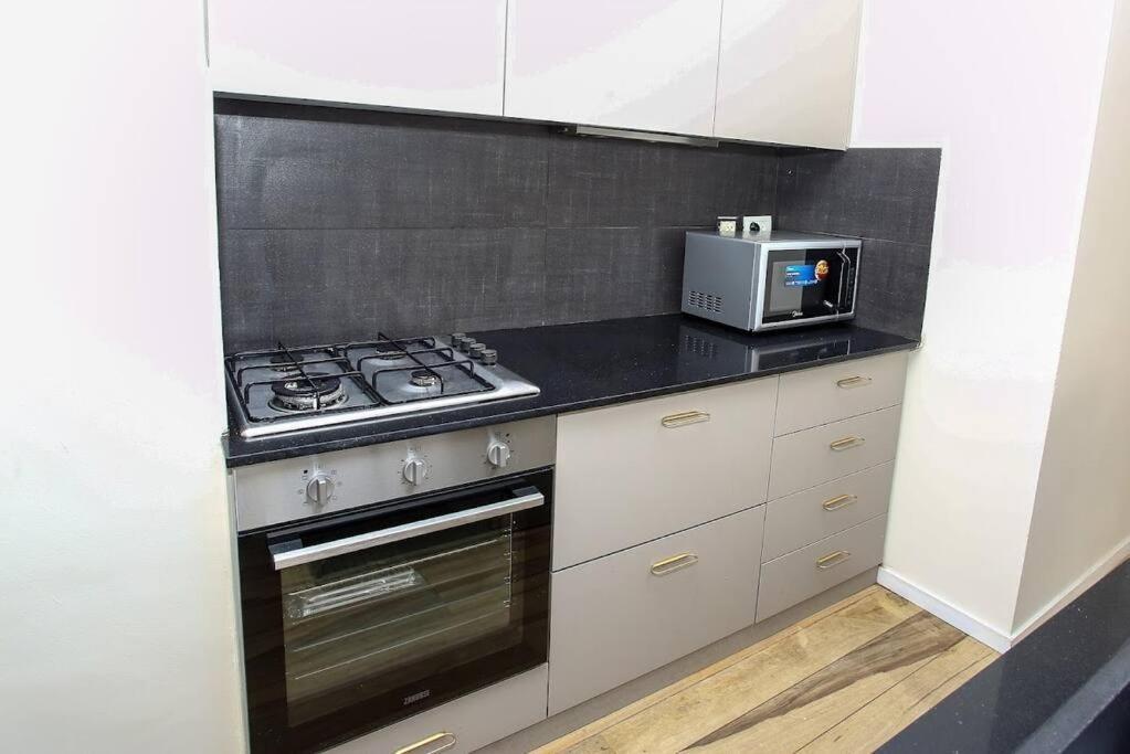 Shenkin Street 2br Rooftop Penthouse