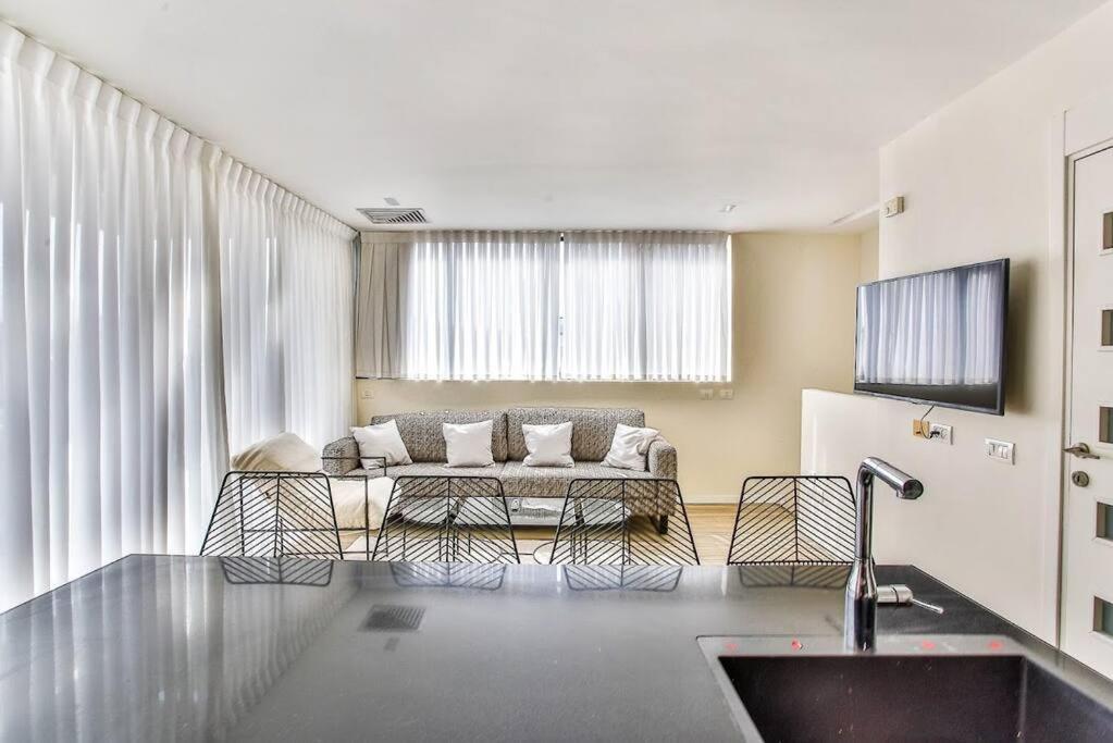 Shenkin Street 2br Rooftop Penthouse Appartement Tel-Aviv